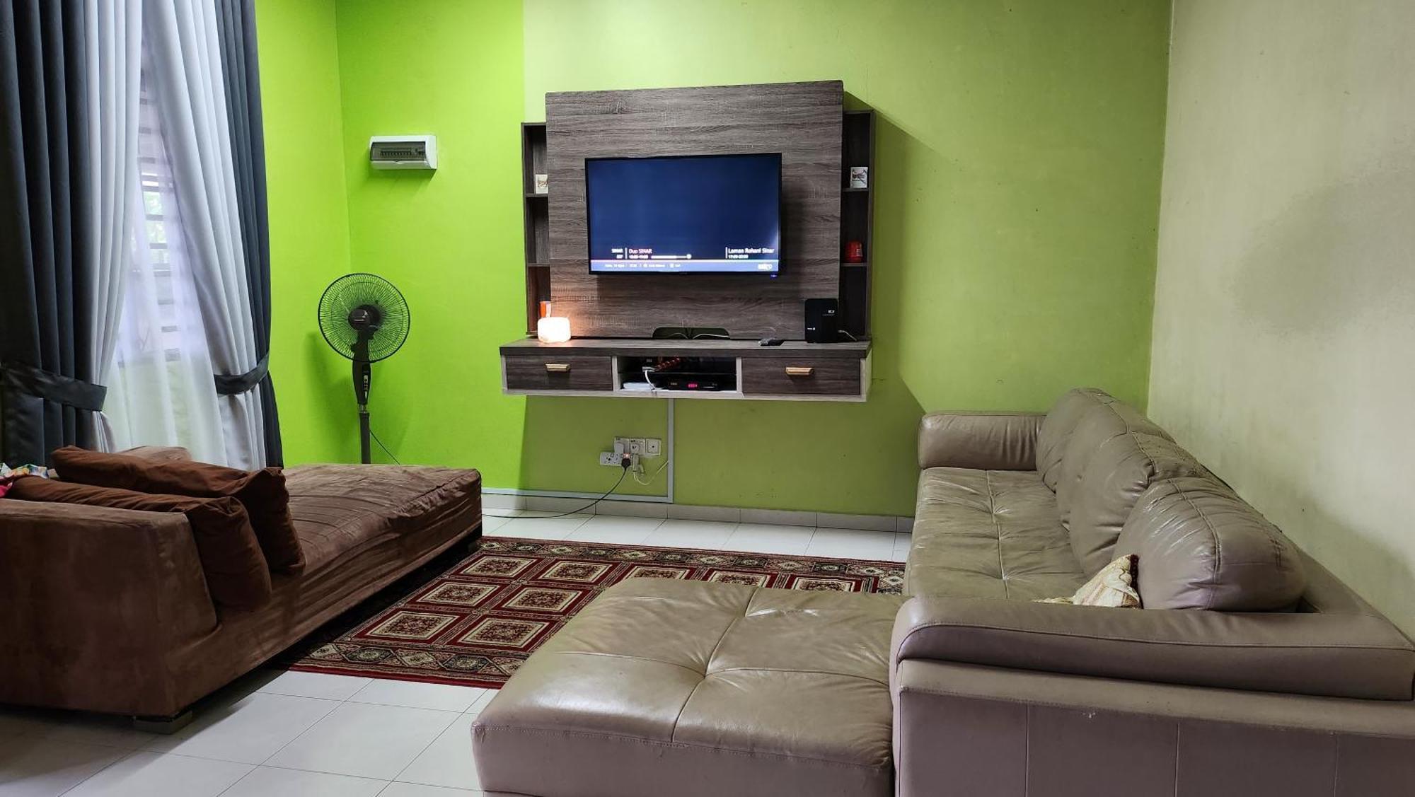 Ct Seraya Homestay  Canglun Luaran gambar